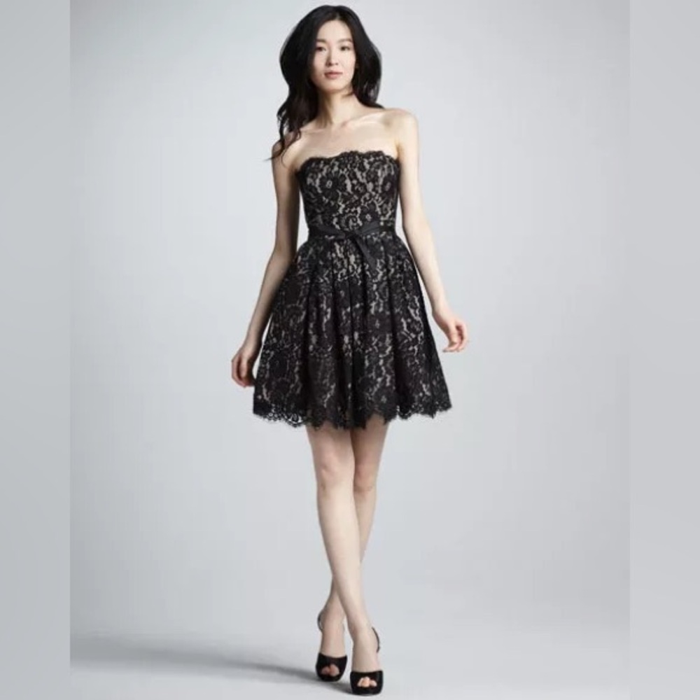 Robert Rodriguez for Target + Neiman Marcus
Holiday collection dress - Picture 14 of 16